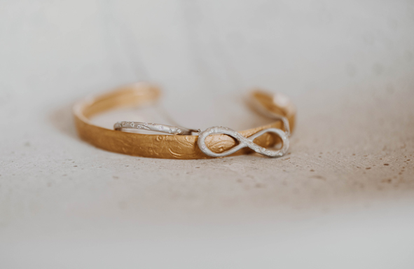 Fair Trade Gold, lebendig, lebendiger Schmuck, Armreif, Schmuck mit Nachhaltigkeit, nachhaltig, achtsam,