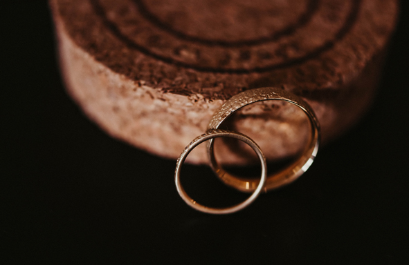 Fair Trade Trauring, lebendige Trauringe, Weddingring, Greengold, Grüngold, Handgearbeitete Trauringe, Handwerk, Designringe, Schmuckdesign,