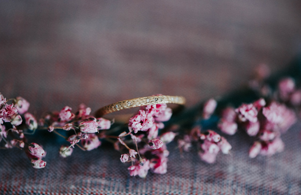 Fair Trade Trauring, lebendige Trauringe, Weddingring, Greengold, Grüngold, Handgearbeitete Trauringe, Handwerk, Designringe, Schmuckdesign,