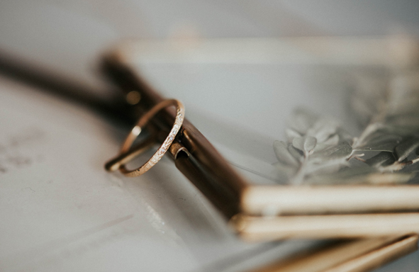 Fair Trade Trauring, Verlobungsring, lebendige Trauringe, Weddingring, Greengold, Grüngold, Handgearbeitete Trauringe, Handwerk, Designringe, Schmuckdesign,